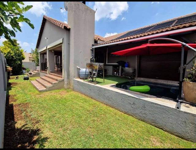 3 BEDROOM HOUSE FOR SALE IN THATCHFIELD